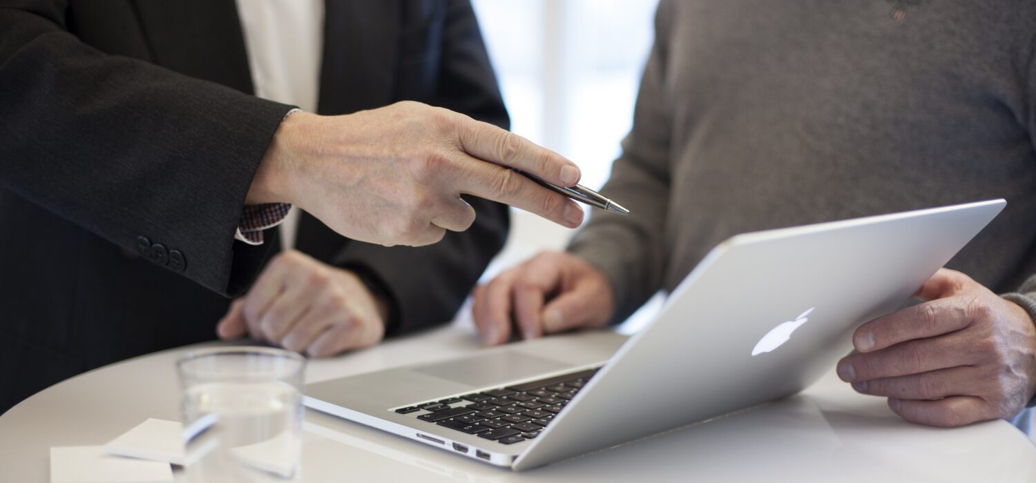 Wizerunek adwokata na stronie internetowej – co mówi o Tobie Twoje zdjęcie? Wizerunek adwokata na stronie internetowej – co mówi o Tobie Twoje zdjęcie?