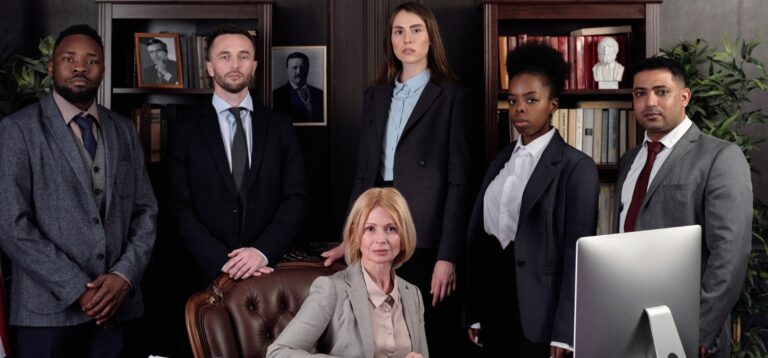 grupowe zdjęcia zespołu kancelarii